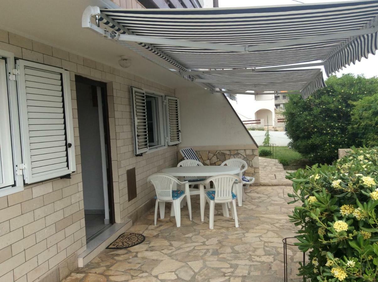 Island Of Pag Holiday Apartments Екстериор снимка